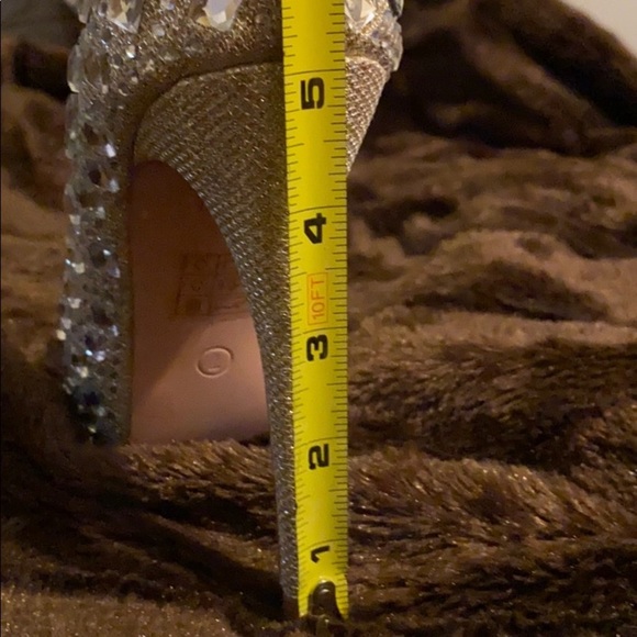 Heels - Picture 2 of 5